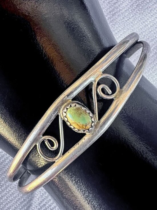 Vintage Jewelry - Vintage Turquoise & Solid Sterling Silver Cuff Bracelet